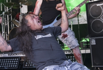 Constraint - Photo by Dänu