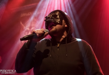 Driven Under - Photo by Nati