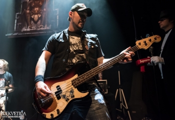 Driven Under - Photo by Nati