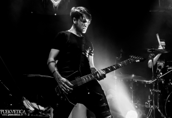 Driven Under - Photo by Nati