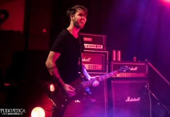 Driven Under - Photo by Nati